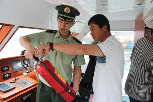 福建连江边防大队加强休渔期海上治安管理工作